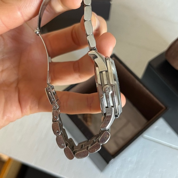 Micheal kors silver and blue watch - Picture 10 of 11